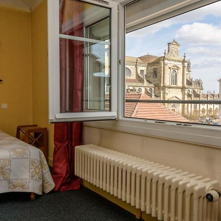 Hotel De La Cloche Sp Reims Exterior photo